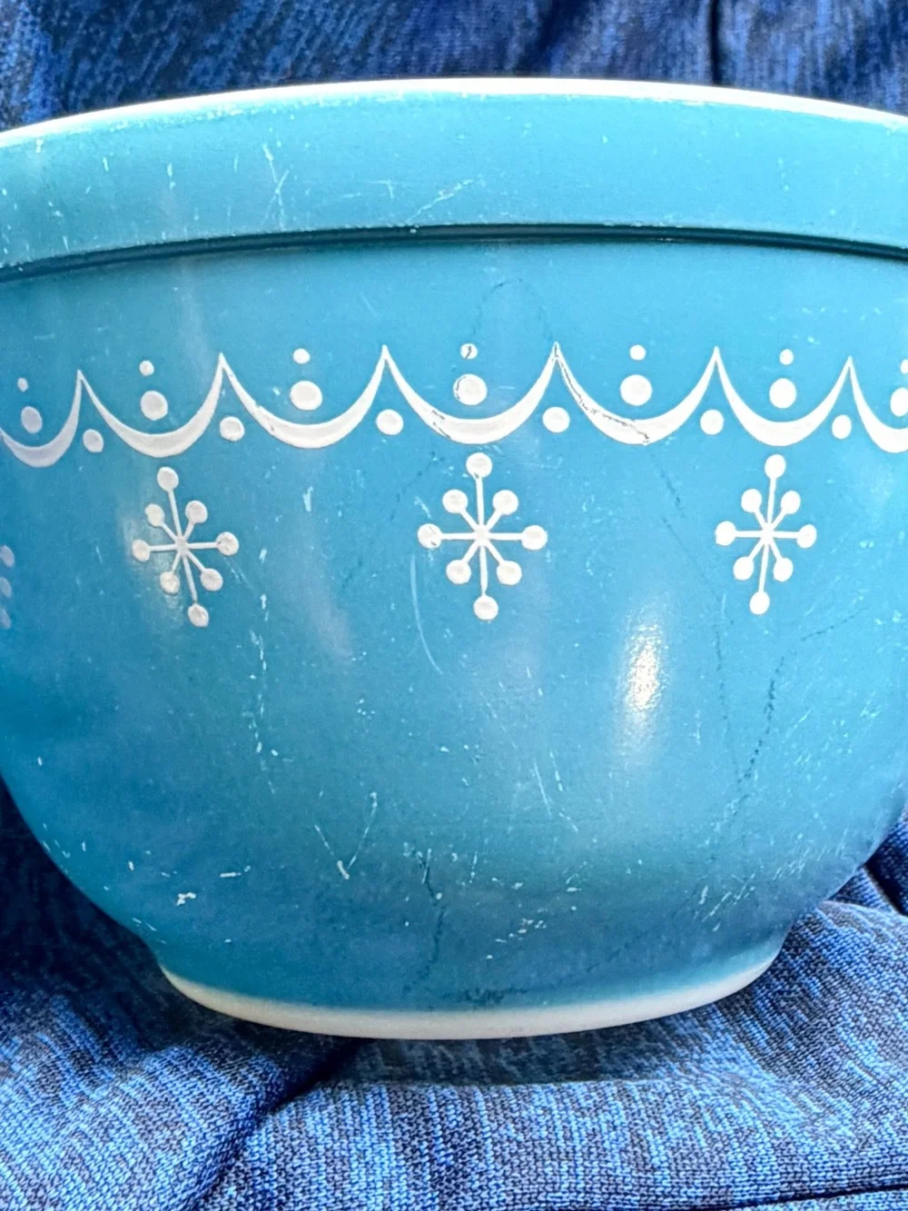 Vintage Pyrex Snowflake Blue Garland 401 Mixing Bowl
